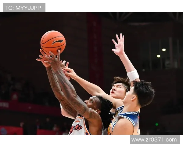 上海篮球队在联合会杯中的灵活性表现与战术创新分析 上海篮球队在联合会杯中的灵活性表现与战术创新分析
